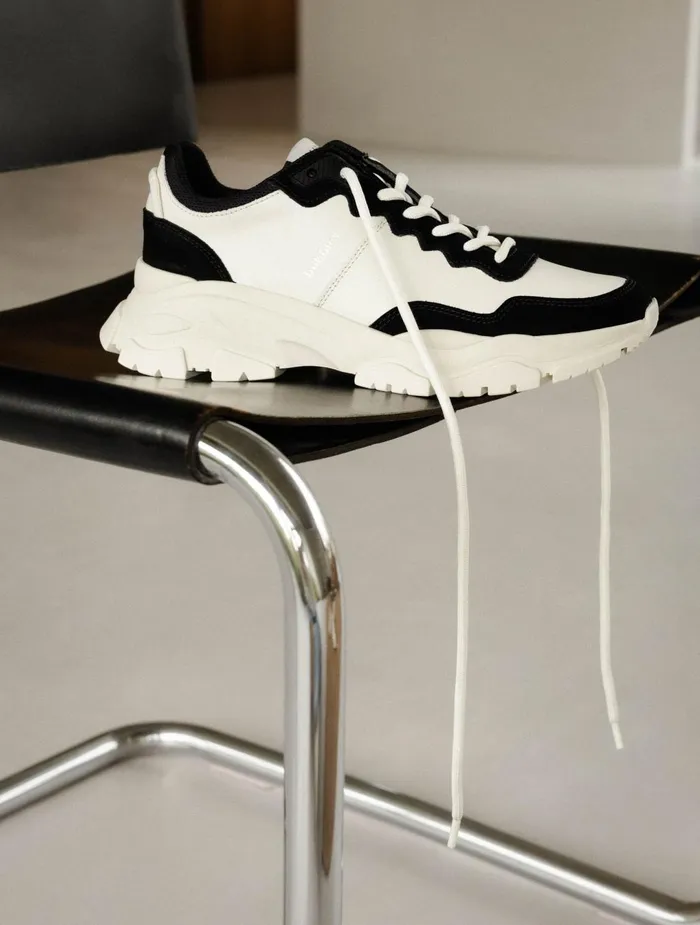 Bobbies Sneakers Rinjani Off White and Black 8211 Women