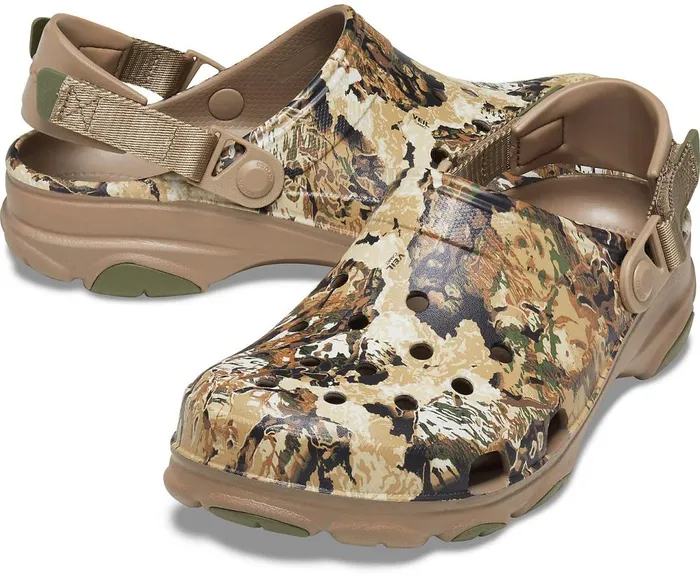 Crocs Classic AllTerrain Veil Whitetail Clog Khaki WomensMens Clogs