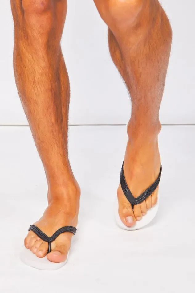 Men Black and White Fila Thong Toe Slider 1010288 Brentiny Paris Slides and Flip Flops