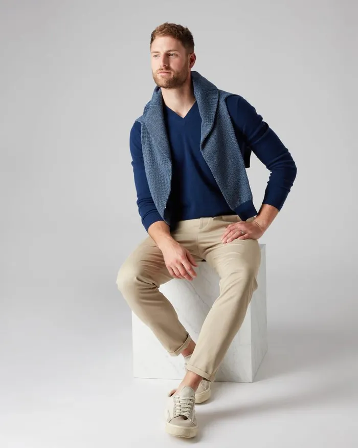 NPeal Jumpers Men Burlington V Neck Cashmere Jumper French Blue