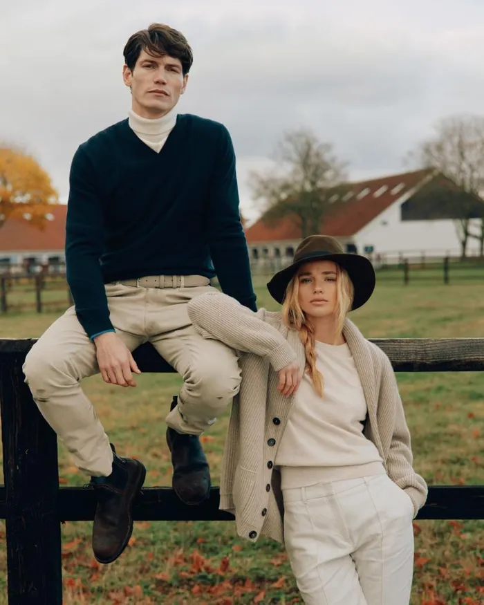 NPeal Jumpers Men The Jockey Club V Neck Cashmere Jumper Navy Blue