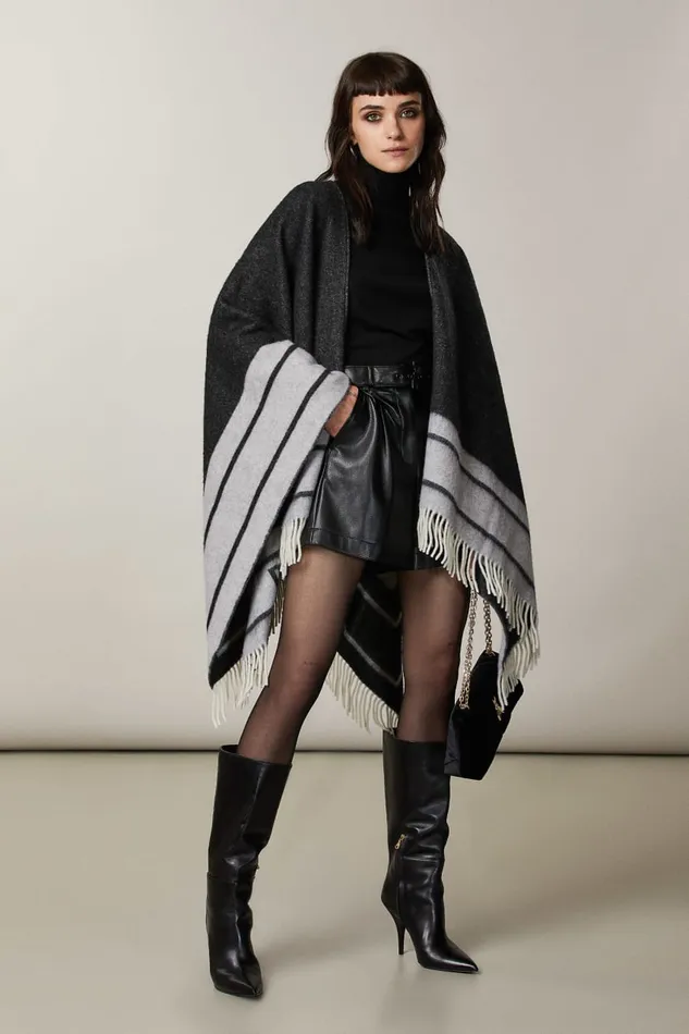 Patrizia Pepe Black Double Faced Fringed Poncho Nero Accessories