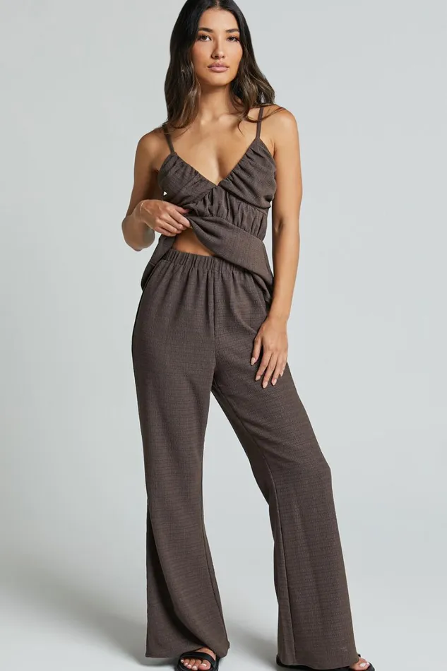 Suki Pants 8211 Elasticated High Waist Wide Leg Textured Pants In Dark Oak Women Showpo Pants Suki Pants 8211 Elasticated High Waist Wide Leg Textured Pants In Dark Oak Women Showpo Pants
