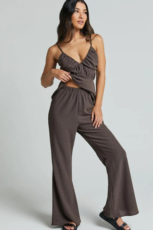 Suki Pants 8211 Elasticated High Waist Wide Leg Textured Pants In Dark Oak Women Showpo Pants
