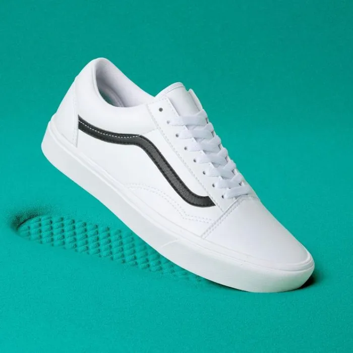 Vans Classic Tumble ComfyCush Old Skool True White Mens Classics Shoes