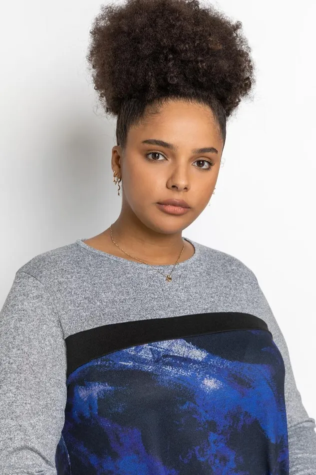 Women Royal Blue Curve Abstract Print Contrast Top Roman Tops